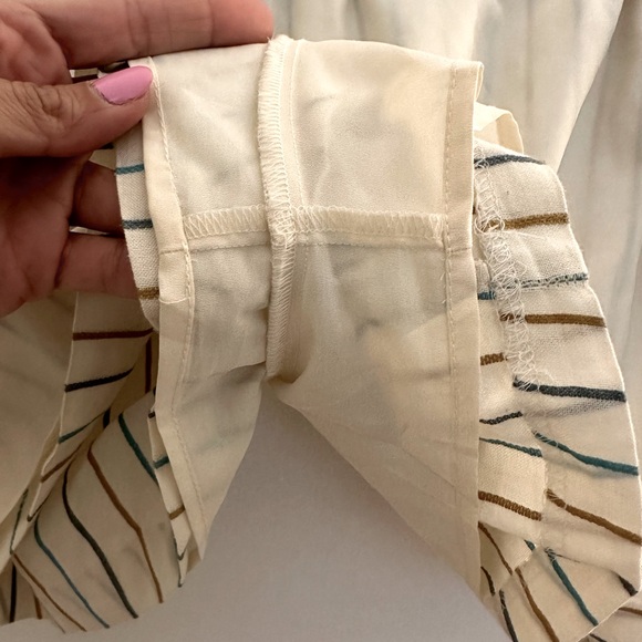 NEW Women's BCBGeneration Paper Bag White Shorts With Colorful Stripes - Picture 5 of 9